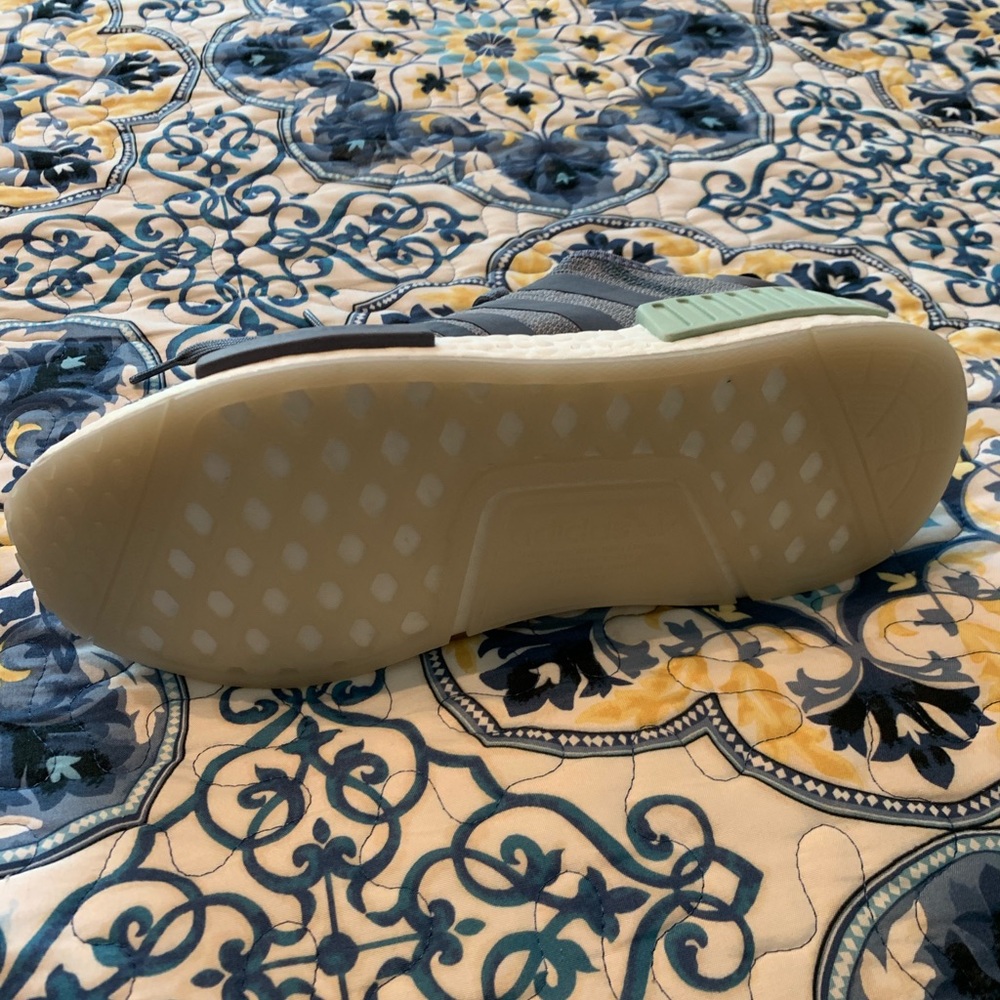 Women’s Adidas NMD R1 sneakers - Picture 4 of 7